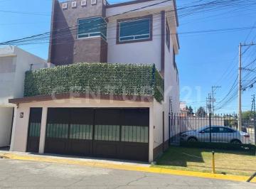 Casa · 122m² · 4 Recámaras · 3 Estacionamientos · Casa en Privada en Renta en San Mateo Otzacatipan, Toluca, Estado de México