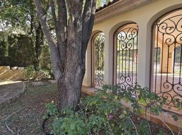Casa de 4 habitaciones, Monterrey · Casa en Venta en Carretera Nacional