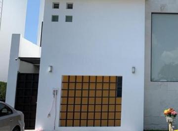 Casa de 3 habitaciones, Emiliano Zapata · Lujo, Privacidad y Estilo de Vida en Paraíso Country Club