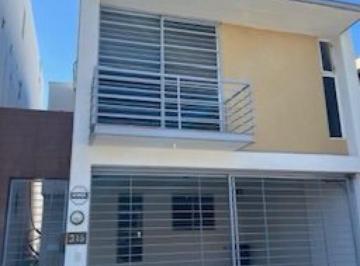 Casa · 2 Estacionamientos · Casa - Cerradas de Cumbres Sector Alcala