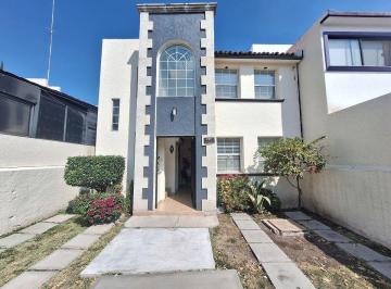 111da0812a2808e67461036383a8c2ee565d9dfb2ec2c37d737bff96648dfd43 · Casa en Venta en El Fraccionamiento Residencial Italia, Querétaro