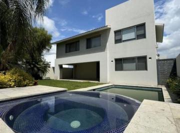 Casa de 4 habitaciones, Emiliano Zapata · Residencia de Alto Nivel con Alberca y Jacuzzi