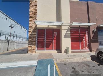 Local comercial · 107m² · 3 Estacionamientos · Local en Plaza Comercialal Norte de La Ciudad