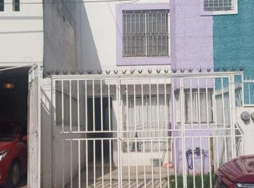 Casa · 75m² · 3 Recámaras · 1 Estacionamiento · Casa en Venta en Santa Ana Tepetitlán, Zapopan