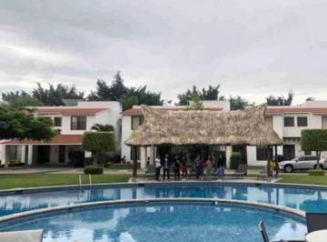 Casa de 4 habitaciones, Emiliano Zapata · Villa Exclusiva con Vista Al Campo de Golf