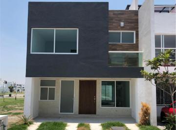 Casa · 141m² · 3 Recámaras · 2 Estacionamientos · Renta de Casa Zona Aeropuerto Puebla