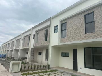 Casa en condominio · 96m² · 3 Recámaras · 2 Estacionamientos · PH - La Bomba