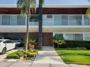 Casa en condominio de 5 habitaciones, Querétaro · Casa de Lujo en Privada con Doble Seguridad Acceso Controlado en Balcones de Juriquilla Queretaro