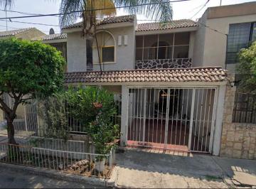 Casa de 3 habitaciones, Guadalajara · Gran Opprtunidad! Remato Casa a 20 Min de Plaza del Sol en Guadalajara