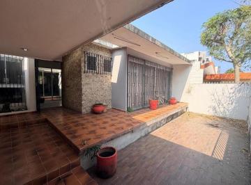 Casa · 367m² · 4 Recámaras · 2 Estacionamientos · Casa de 4 Recámaras en Venta, Fraccionamiento Virginia