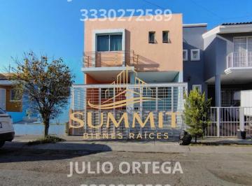 Casa de 3 habitaciones, Zapopan · Casa de Oportunidad en Jardines del Vergel en Zapopan Jalisco Remate Hipotecario a 5 Minutos Cucea