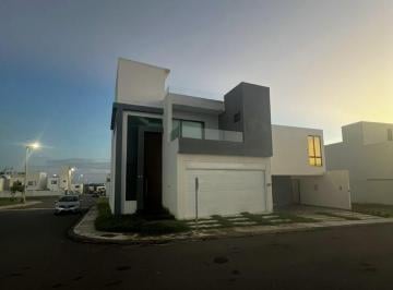 Casa · 226m² · 3 Recámaras · 2 Estacionamientos · Casa con Jardín en Venta en Lomas de La Rioja