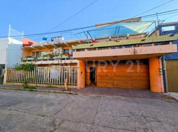 Casa · 455m² · 6 Recámaras · 2 Estacionamientos · Venta de Casa en Puebla, El Carmen Para Remodelar.