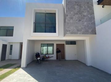 Casa · 174m² · 3 Recámaras · 2 Estacionamientos · Casa en Invelesia Av del Desierto