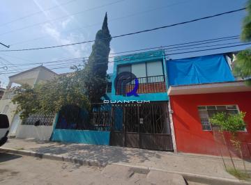 Casa · 140m² · 2 Recámaras · 1 Estacionamiento · Casa en Venta Cerca de Primer Anillo