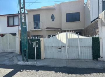 Casa · 146m² · 2 Estacionamientos · Casa en Venta en Las Palomas, El Pueblito, Corregidora, Queretaro.