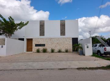 Casa de 4 habitaciones, Mérida · Venta de Casa, Merida, de 256 m² con 4 Recámaras, Zona Dzitya