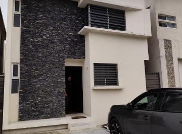 Casa de 3 habitaciones, Apodaca · Casa en Venta en Apodaca