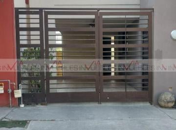 Casa · 136m² · 3 Recámaras · 1 Estacionamiento · Casa en Renta en García