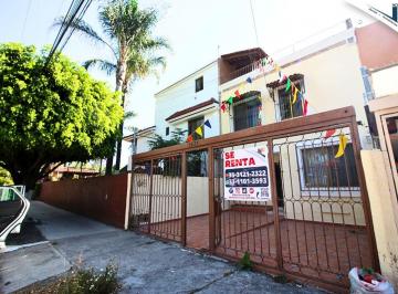Casa de 4 habitaciones, Zapopan · Casa con 4 Habitaciones en Renta en Jardines del Sol