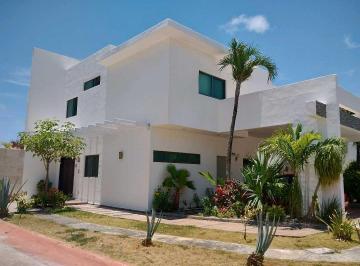 Casa · 330m² · 4 Recámaras · 2 Estacionamientos · Casa, Oportunidad en Residencial Cumbres / Home, Opportunity in Residential Cumbres