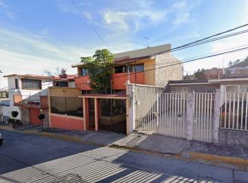 Casa de 5 habitaciones, Naucalpan de Juárez · Casa en Venta en La Calle de Valle de México en Naucalpan, Edomex