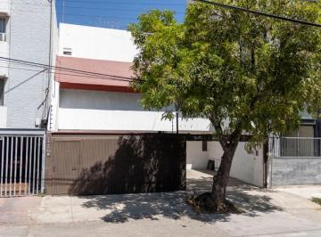 Casa de 4 habitaciones, Guadalajara · Casa en Venta Para Remodelar en Providencia