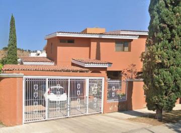Casa de 5 habitaciones, Zapopan · Venta de Casa en Col. Ciudad Bugambilias, Zapopan Jalisco