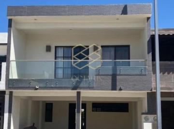 Casa · 105m² · 3 Recámaras · 2 Estacionamientos · Casa en Fraccionamiento La Yesca