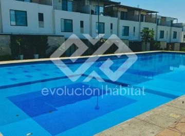 Casa en condominio de 3 habitaciones, Xochitepec · Casa en Renta con Alberca en Santa Fe Xochitepec, Morelos