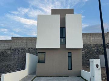 Casa de 2 habitaciones, El Marqués · Casas en Venta en Capital Sur, Querétaro - con Recámara en Planta Baja