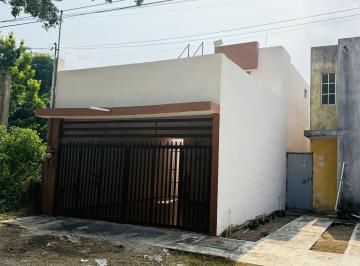 Casa · 101m² · 2 Recámaras · 2 Estacionamientos · Casa en Azteca