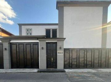 Casa de 5 habitaciones, Miguel Hidalgo · Casa en Bosques de Las Lomas Ahorra Hasta un 30% de Su Valor Comercial