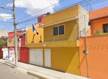 Casa de 3 habitaciones, Ecatepec de Morelos · Casa en Venta en Calle Playa Tijuana, Jardines de Morelos, Ecatepec, Estado de Mexico