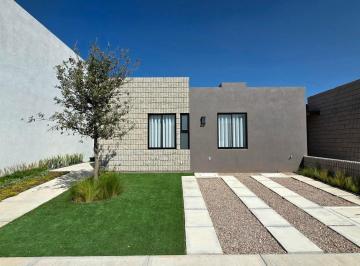 Casa · 90m² · 2 Recámaras · 2 Estacionamientos · Puerta Real