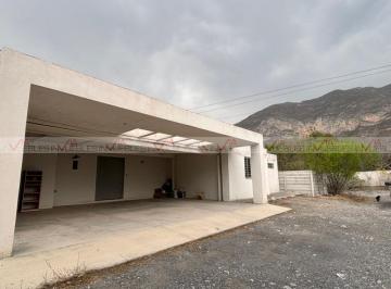 Casa · 280m² · 3 Recámaras · 3 Estacionamientos · Casa en Renta en La Huasteca