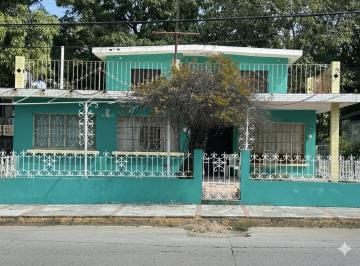 Casa · 228m² · 4 Recámaras · 3 Estacionamientos · Francia 704 Pte