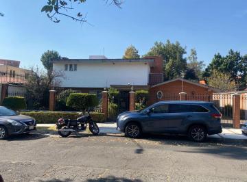 Casa de 4 habitaciones, Miguel Hidalgo · Casa de un Piso en Bosque de Las Lomas 800 m² Terreno 550 m² Construccion Frente a Parque