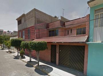 Casa de 4 habitaciones, Nezahualcóyotl · Casa en Venta en Calle 13, Colonia Esperanza, Nezahualcoyotl