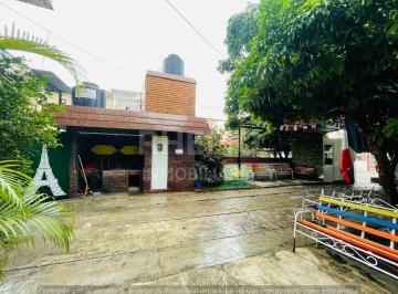 Casa · 330m² · 6 Recámaras · 2 Estacionamientos · Casa con Terreno en Venta, Col. Las Vegas, Poza Rica, Ver.
