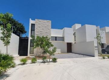e875bb6a710d3ff58dece849e0e3b5f08e762e3e91258a5d2249befd2bbe5257 · Casa de Tres Habitaciones en Venta en Playa del Carmen