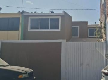 Casa de 4 habitaciones, Metepec · Casa en Venta en Metepec Jimenez Gallardo