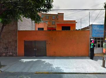 Casa de 3 habitaciones, Azcapotzalco · Casa en Venta en Colonia Petrolera, Azcapotzalco
