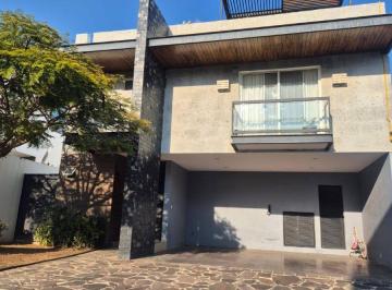 Casa en condominio de 3 habitaciones, León · Casa en Venta en Lomas del Molino I