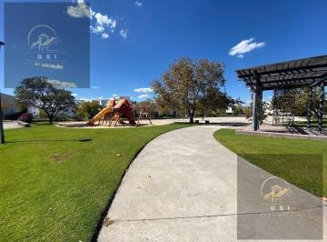 Casa · 435m² · 4 Recámaras · 4 Estacionamientos · Casa en Renta en El Campanario, Querétaro