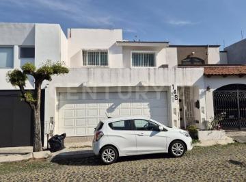 Casa · 183m² · 3 Recámaras · 2 Estacionamientos · Casa en Renta Amueblada Esmeralda Norte, Colima, Col.