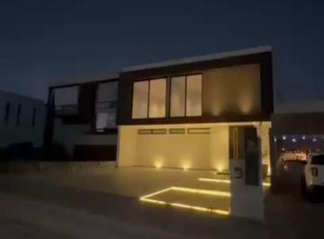 Casa de 3 habitaciones, León · Casa en Renta La Campiña - Alberca - Canchas - Salón de Usos Múltiples