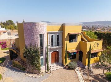 fddc4aebd69d221018ee46acaf9a55cda10e936d484e2883449d52a669ba3f67 · Casa Estilo Colonial en Venta en San Miguel de Allende con Jardín y Rooftop