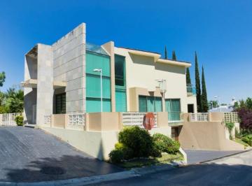 Casa de 4 habitaciones, Zapopan · Casa en Venta Puerta de Hierro