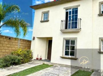 Casa en condominio · 176m² · 3 Recámaras · 3 Estacionamientos · Casa en Venta en Cumbres del Lago, Querétaro